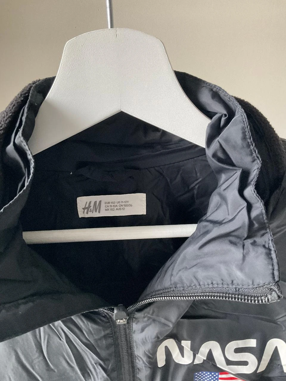 Veste H&M noire coupe vent NASA ado 11-12ans – Style streetwear & spatial – photo 3